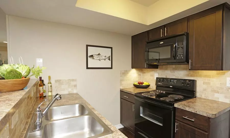 9606 Golf Lakes Trail, Dallas, TX 75231 photo 4