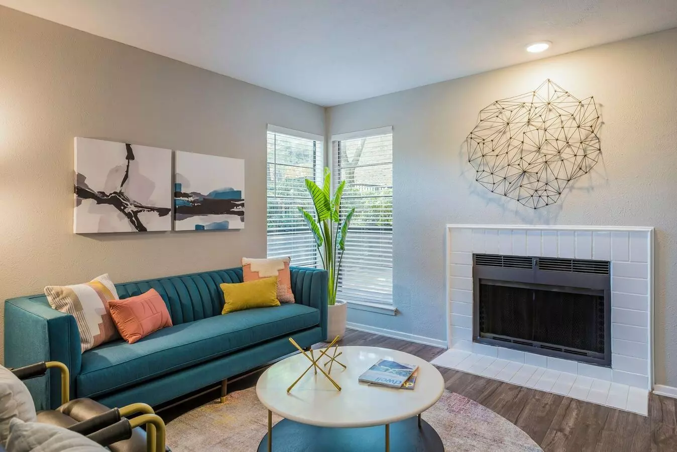 Aroya Apartments photo 3