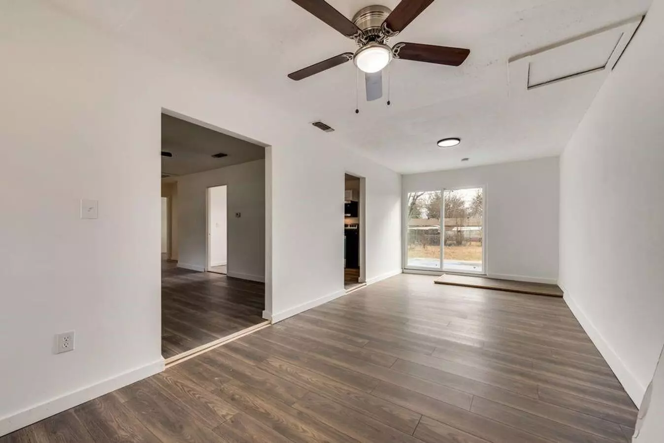 3864 Castle Hills Drive, Dallas, TX 75241 photo 3