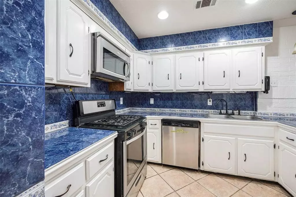9616 Glengreen Drive, Dallas, TX 75217 photo 4