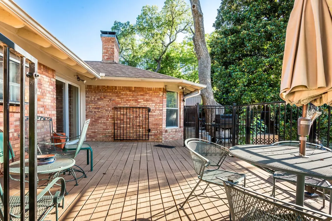 6737 Lakefair Circle, Dallas, TX 75214 photo 3