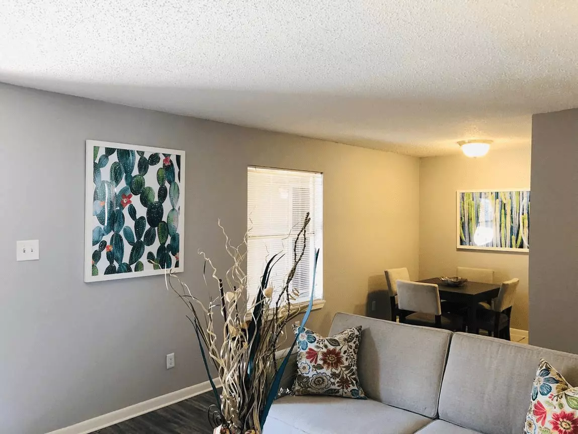 Oakwood Place Apartments photo 4