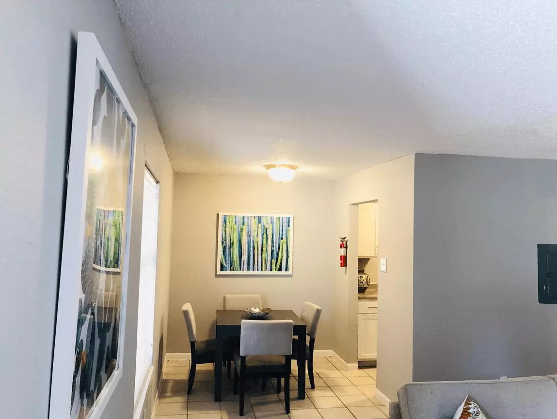 Oakwood Place Apartments photo 3