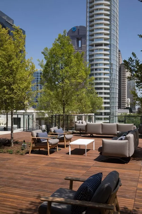 Residences at Park District photo 5