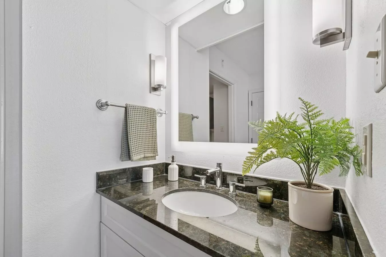 Homewood Suites Dallas - Market Center photo 3