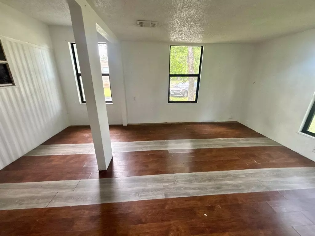 18602  River Timber DR photo 3