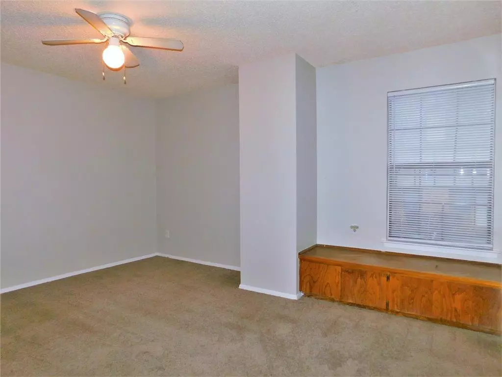 1131 Dallas Drive, Denton, TX 76205 photo 3