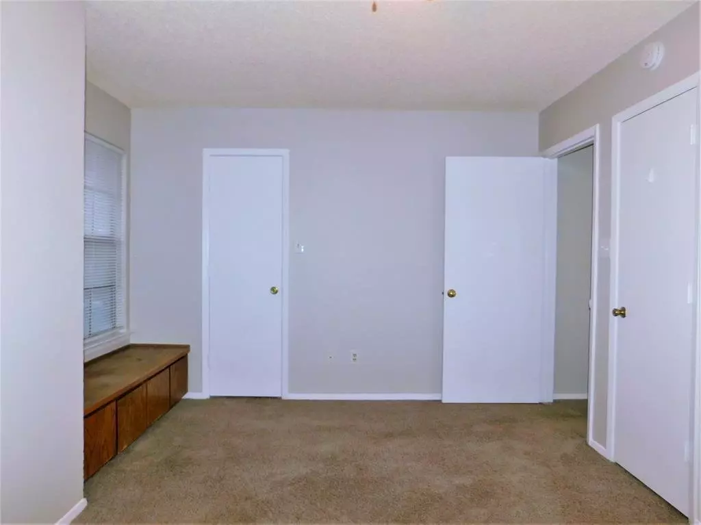 1131 Dallas Drive, Denton, TX 76205 photo 5