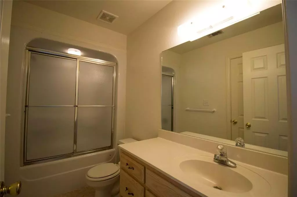 3133-3137 Cedar Hill Street, Denton, TX 76209 photo 2