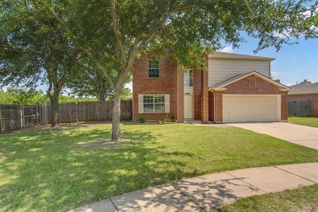 901 Greenbend Drive, Denton, TX 76210 photo 4