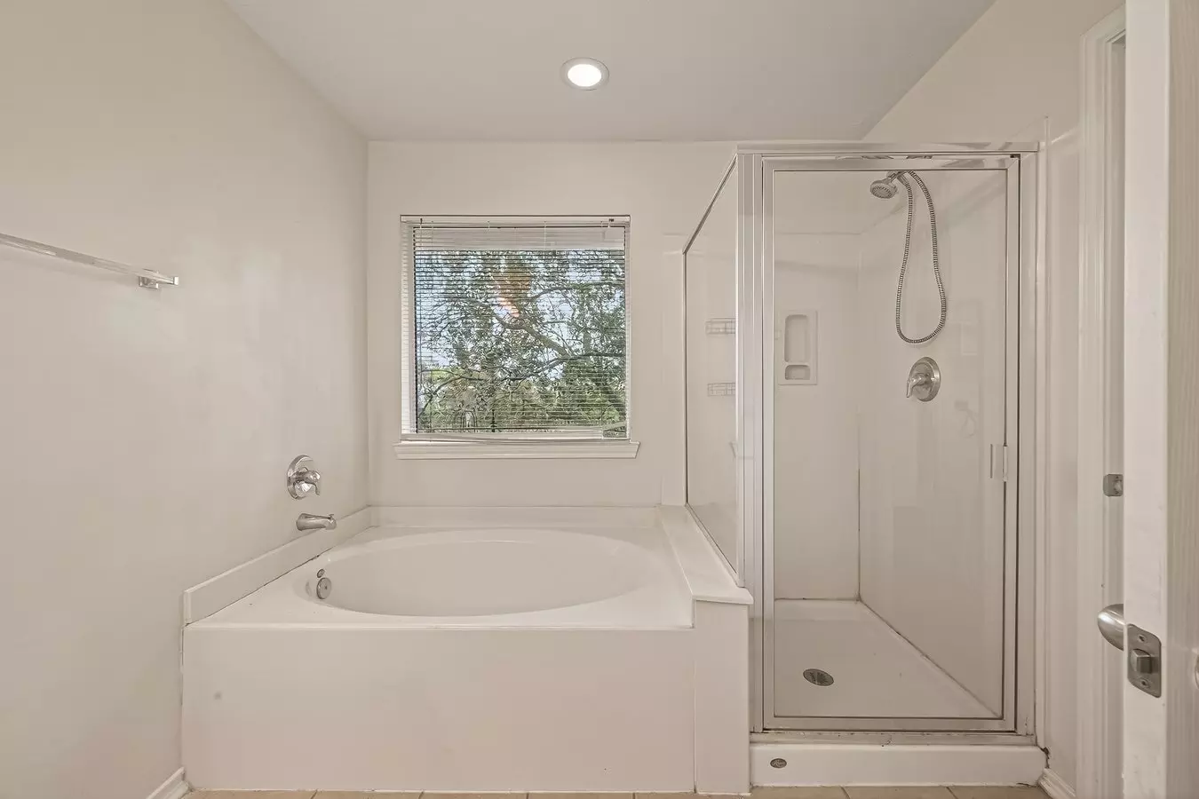 210 Drake Run Lane, Dickinson, TX 77539 photo 5