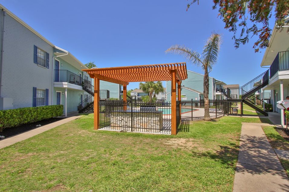 Banyan Bay Apartments photo 3