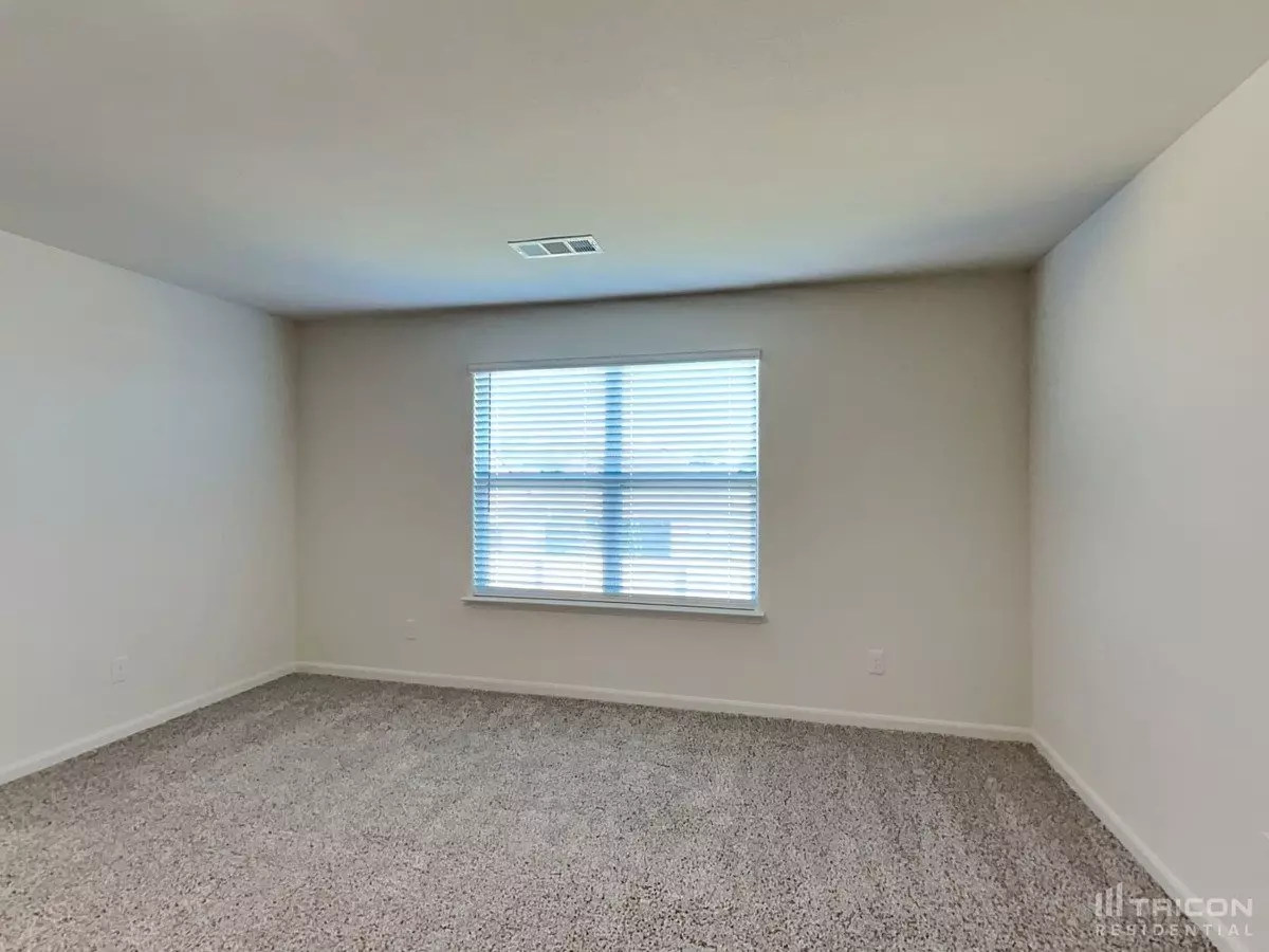 837 Mallorie Lane, Ferris, TX 75125 photo 3