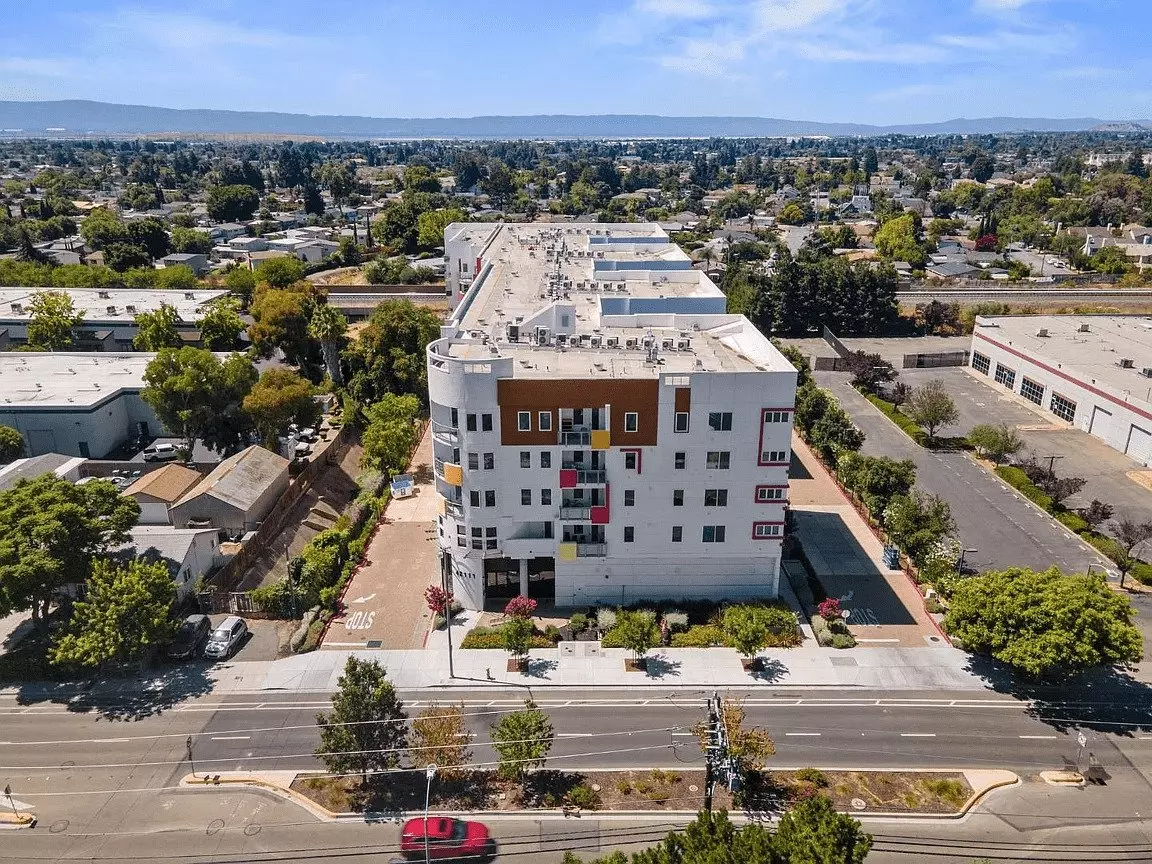 Experience Unparalleled Modern Living In This Exquisite, photo 5