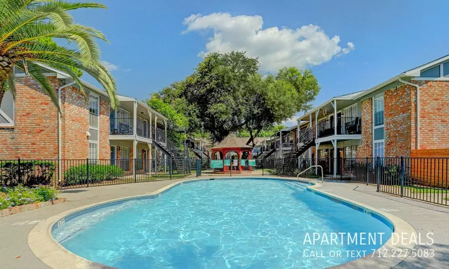 113 Clearview Avenue, Friendswood, TX 77546 photo 4