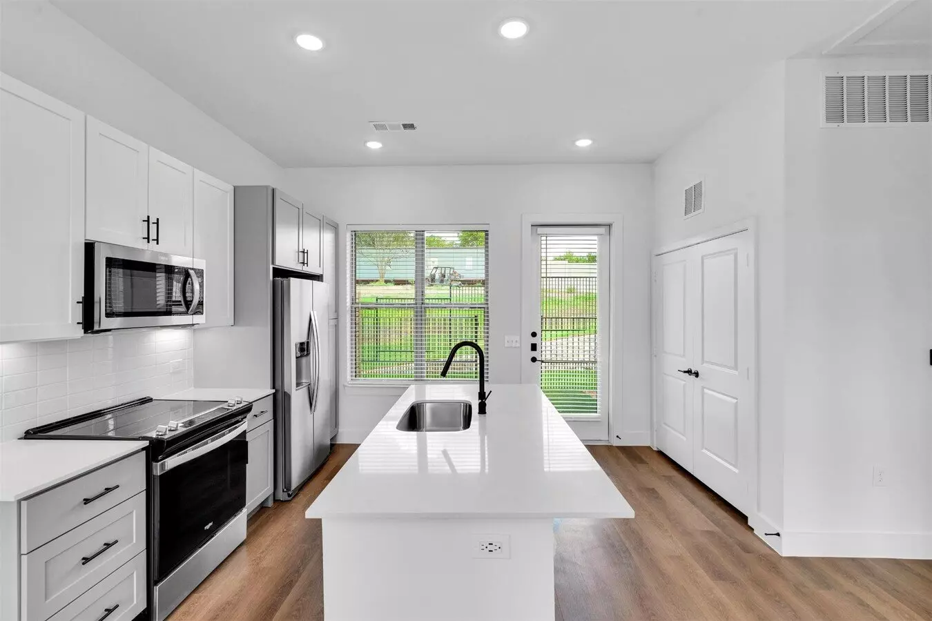 1880 Bernard Street, Garland, TX 75040 photo 3