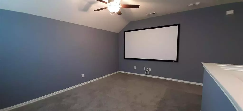 325 Kennewick Drive, Garland, TX 75044 photo 3