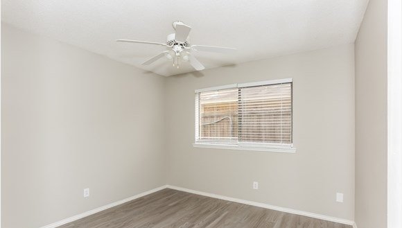 438 Biscay Dr photo 5