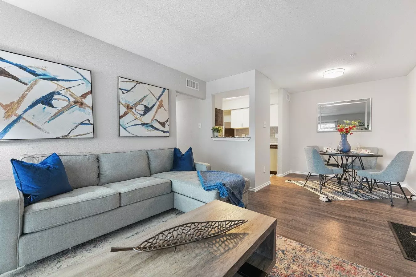 The Broadway Apartment Homes photo 3
