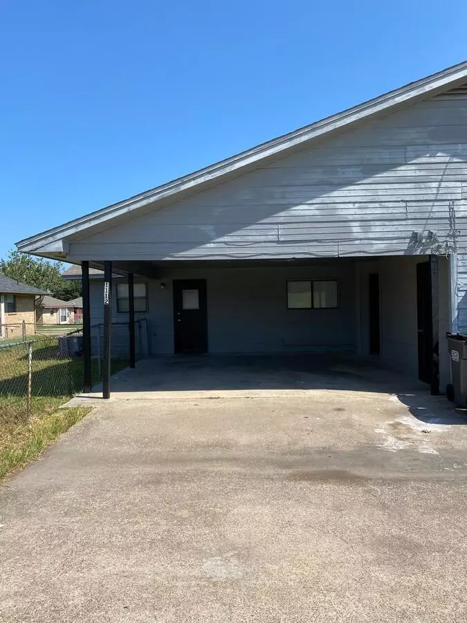 1112 Valley View St. photo 3