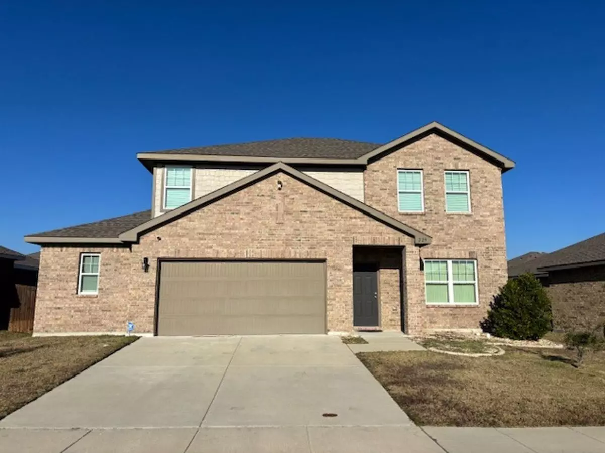 229 Concho River Drive, Glenn Heights, TX 75154 photo 2