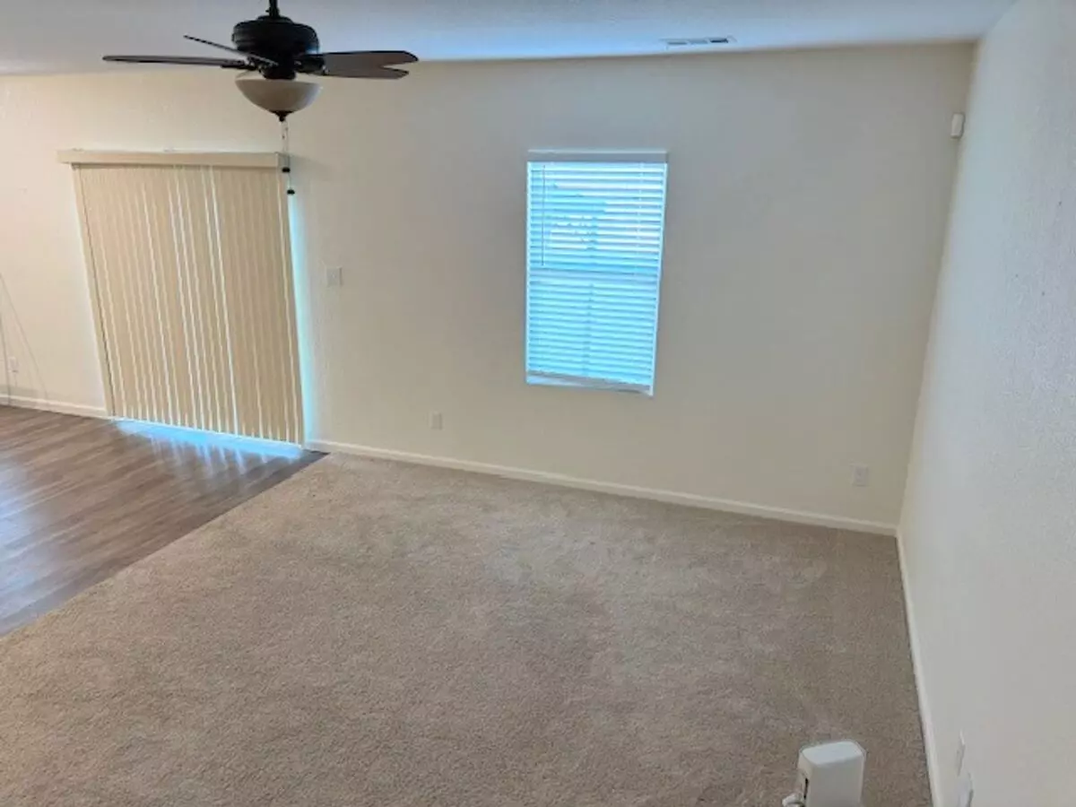 229 Concho River Drive, Glenn Heights, TX 75154 photo 4