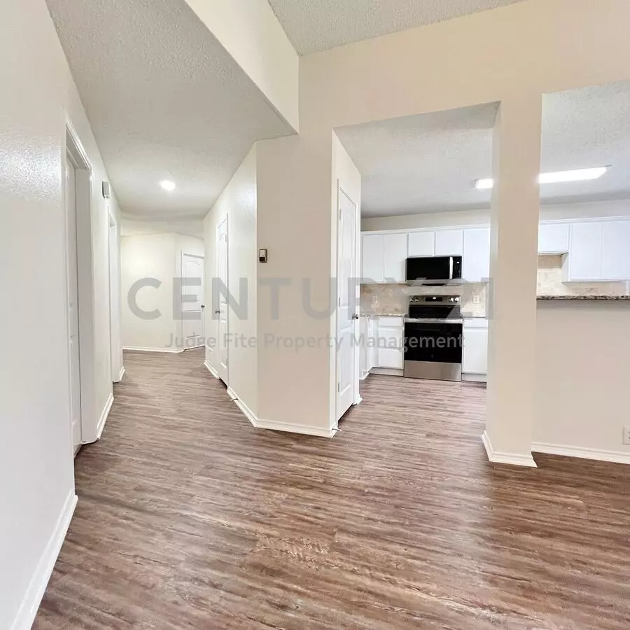 1715 Citadel Drive, Glenn Heights, TX 75154 photo 4