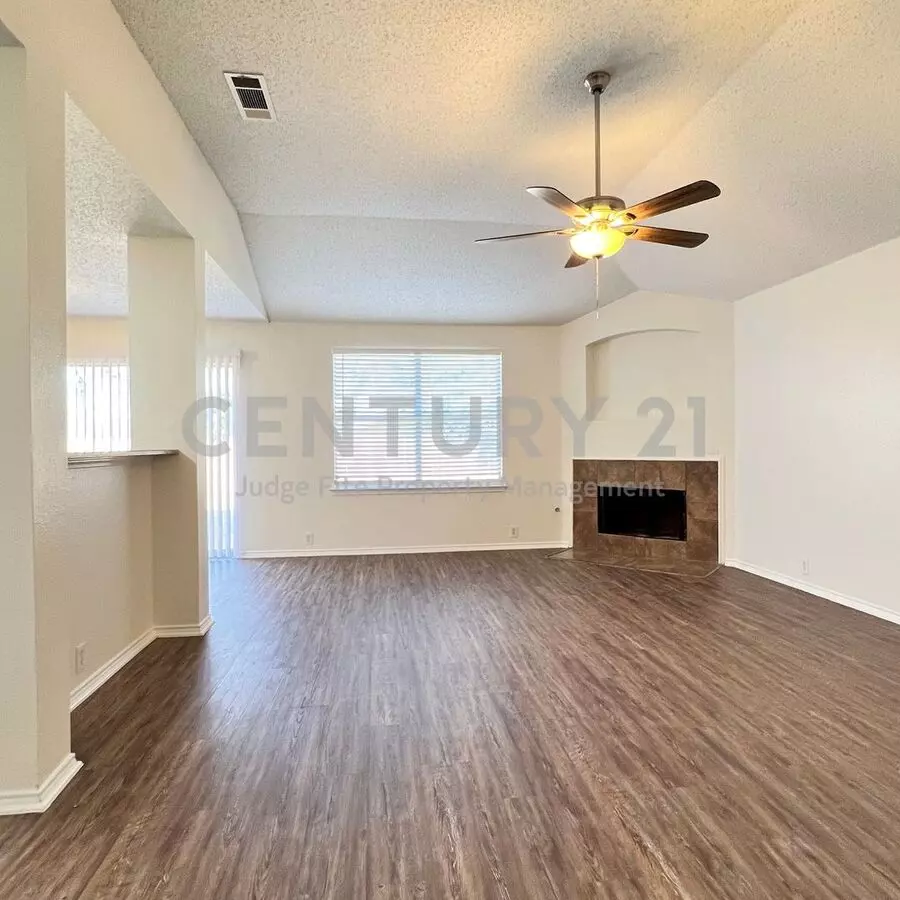 1715 Citadel Drive, Glenn Heights, TX 75154 photo 5