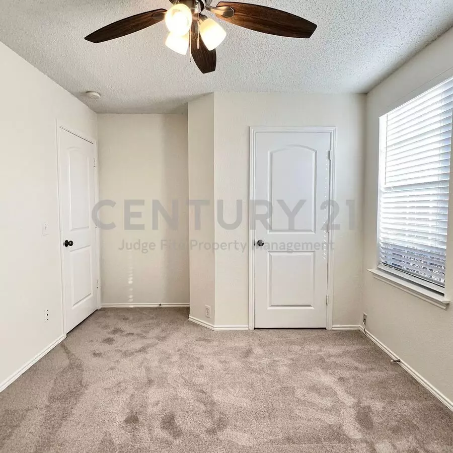 1715 Citadel Drive, Glenn Heights, TX 75154 photo 3