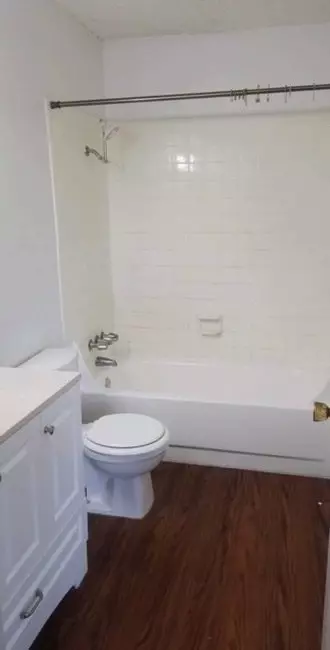 The Woods Apartments photo 5