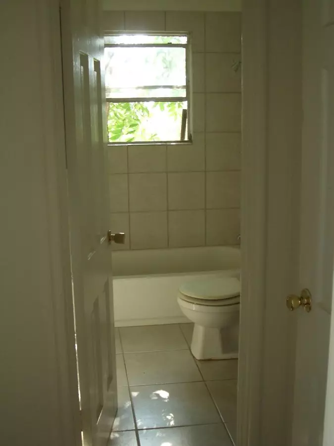 314 Southeast 13th Street, Grand Prairie, TX 75051 photo 2