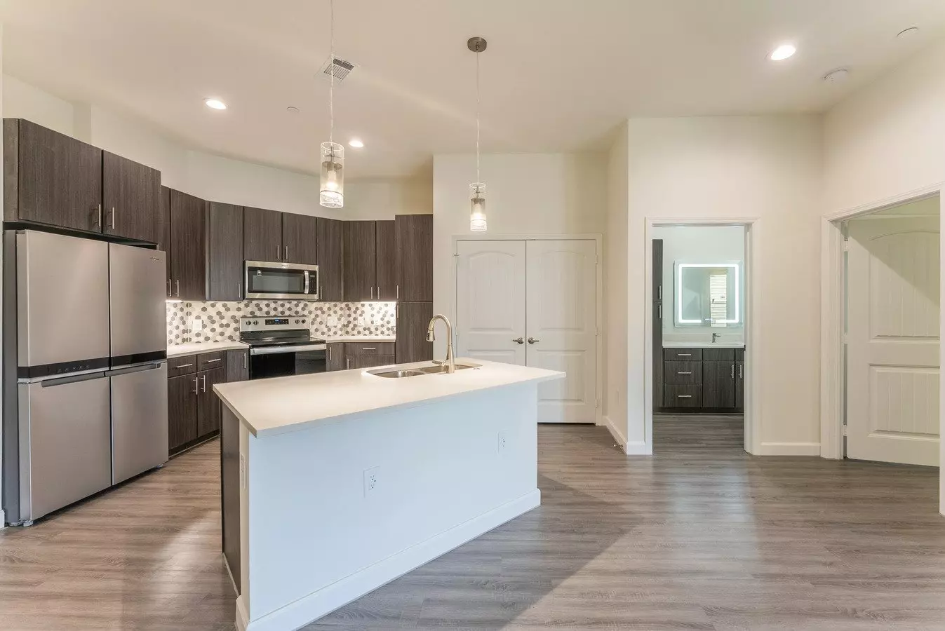 Residences at 3000 Bardin Road photo 4