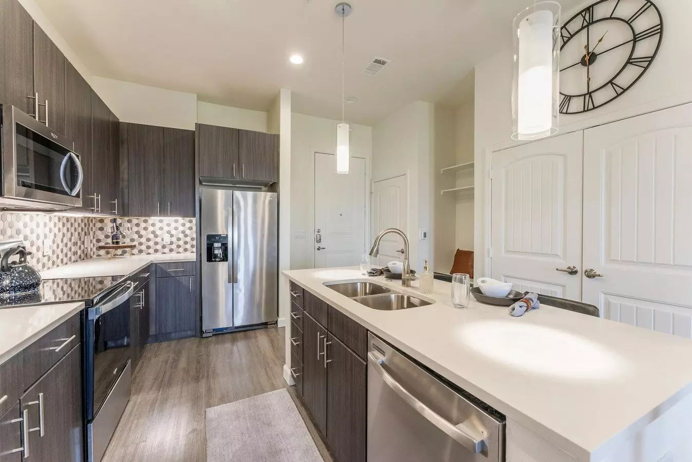 Residences at 3000 Bardin Road photo 5