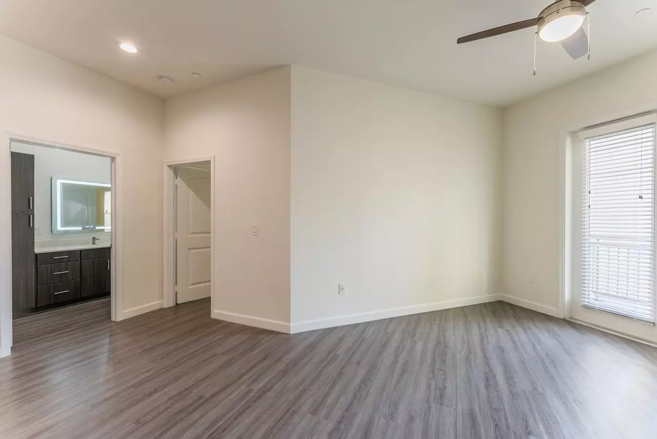 Residences at 3000 Bardin Road photo 2