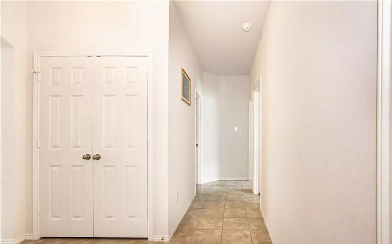 4 Bedroom 2 Bathroom Home! Lawncare Included! photo 4