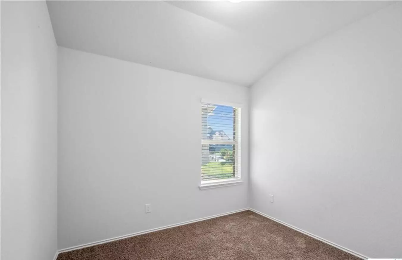 4 Bedroom 2 Bathroom Home! Lawncare Included! photo 5