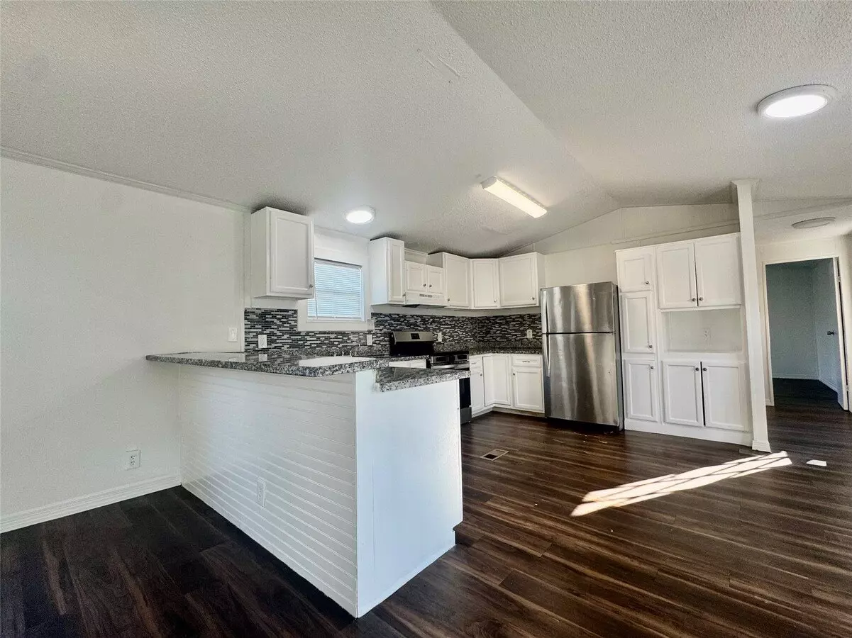 1007 Spooner St Pasadena, TX 77506 photo 3