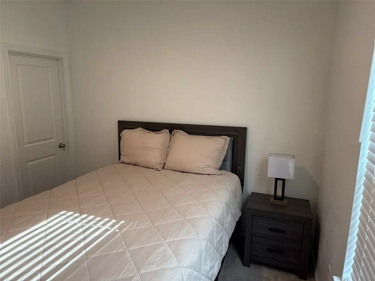 1008 Caramel Shrs Dr Katy, TX 77493 photo 4