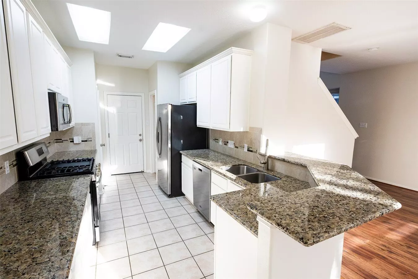 11 Summer Haze Cir Spring, TX 77382 photo 4