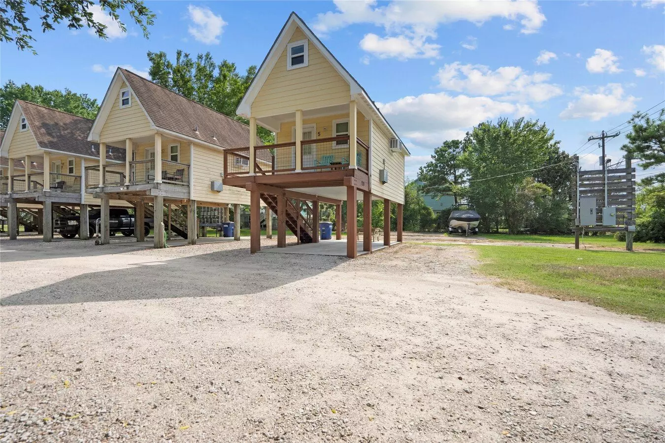 120 Grove Rd Kemah, TX 77565 photo 4