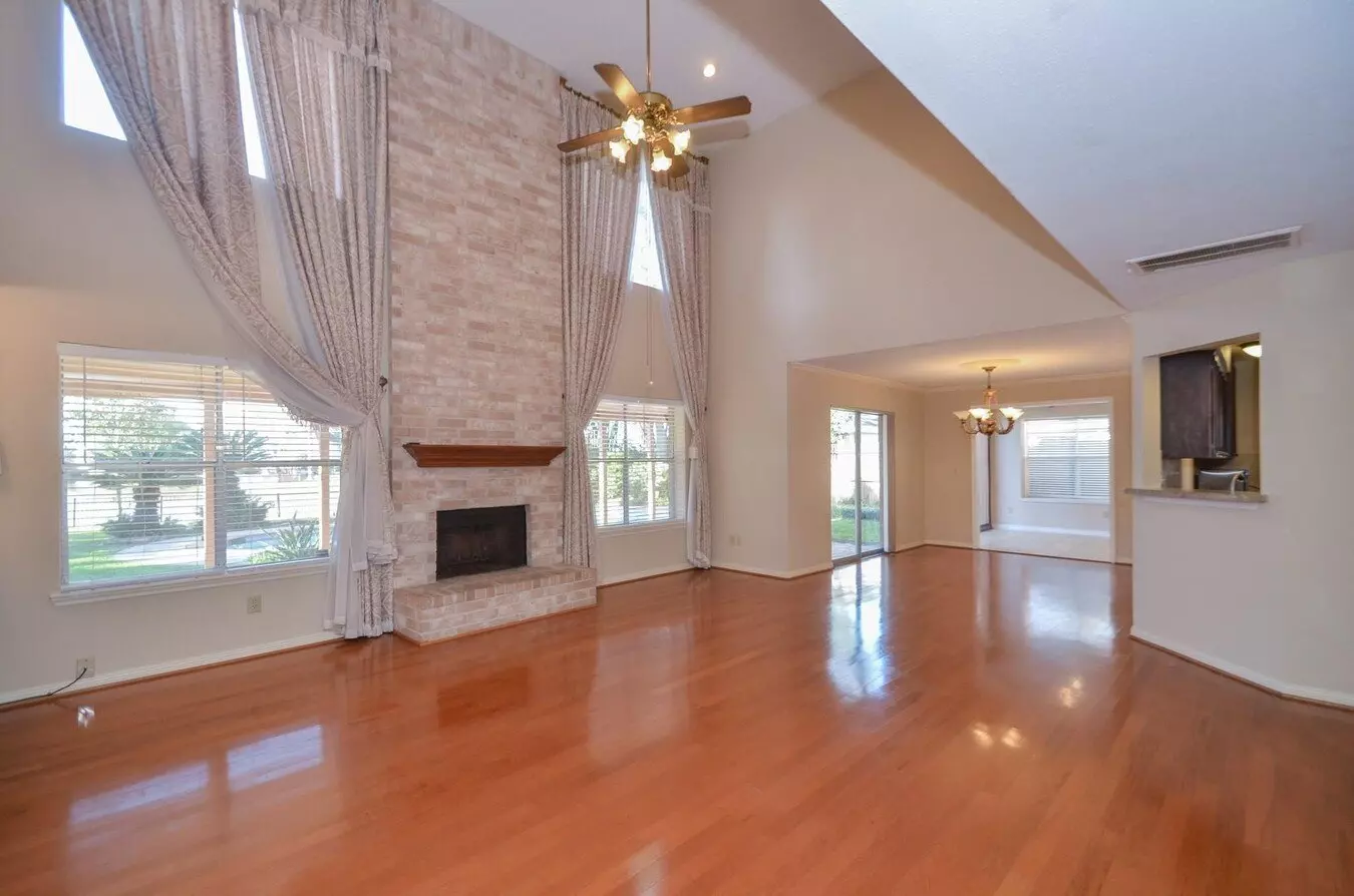 2926 Williams Grant Sugar Land, TX 77479 photo 3