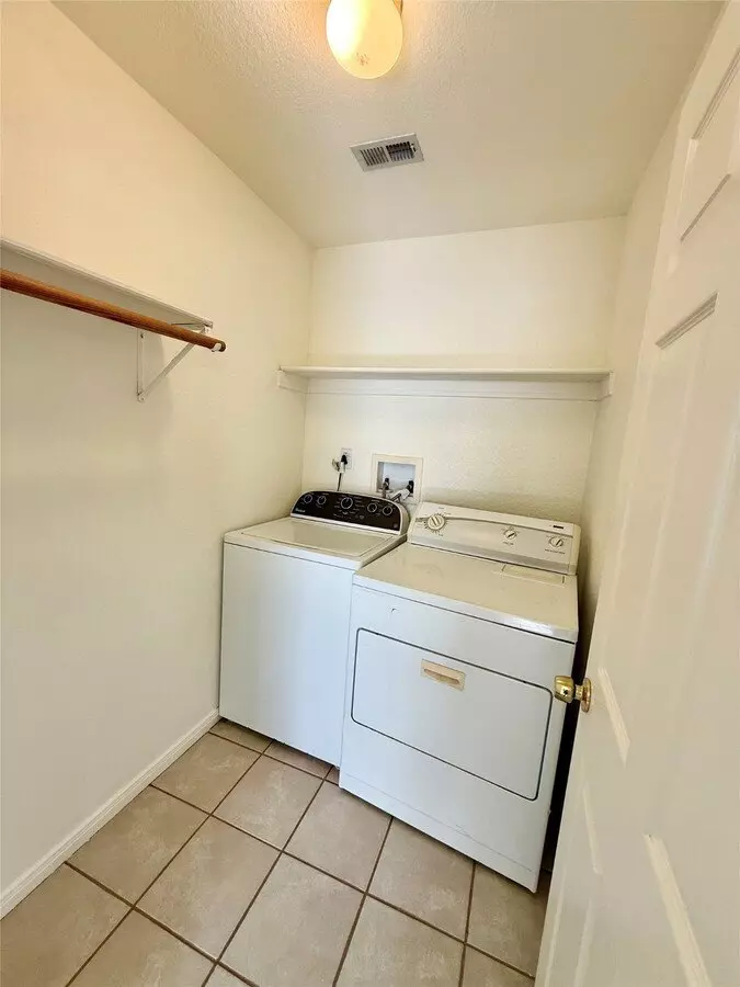 827 Algoa-Friendswood Rd Alvin, TX 77511 photo 2