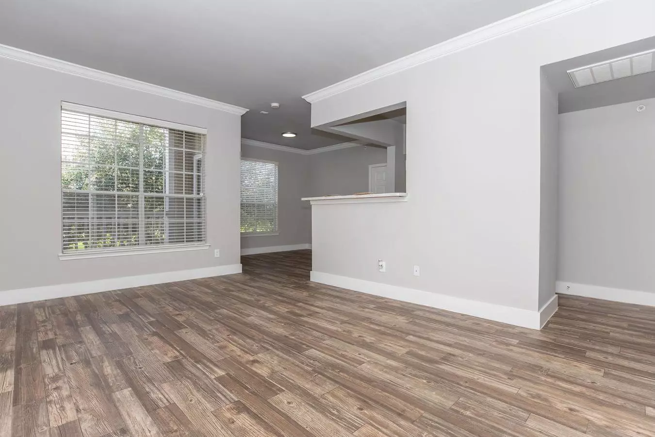19100 Glenwest Dr Friendswood, TX 77546 photo 4