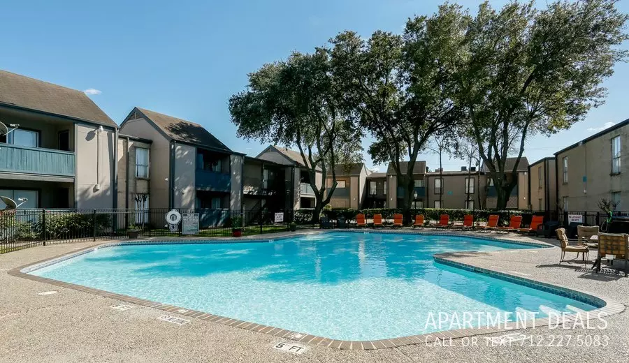 10009 Forum Park Drive, Houston, TX 77036 photo 4