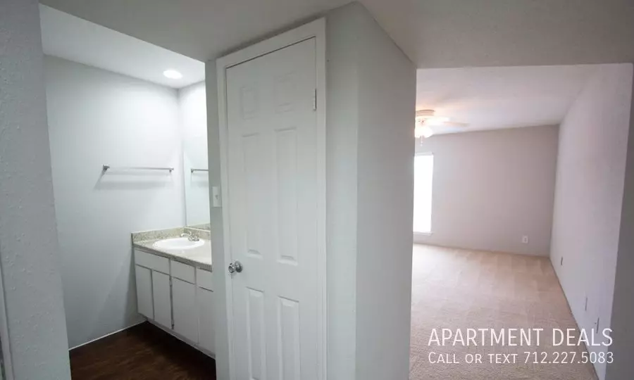 10033 Spice Lane, Houston, TX 77072 photo 3