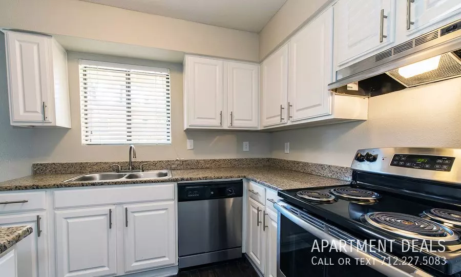 1006 Cypress Station Drive, Houston, TX 77090 photo 2