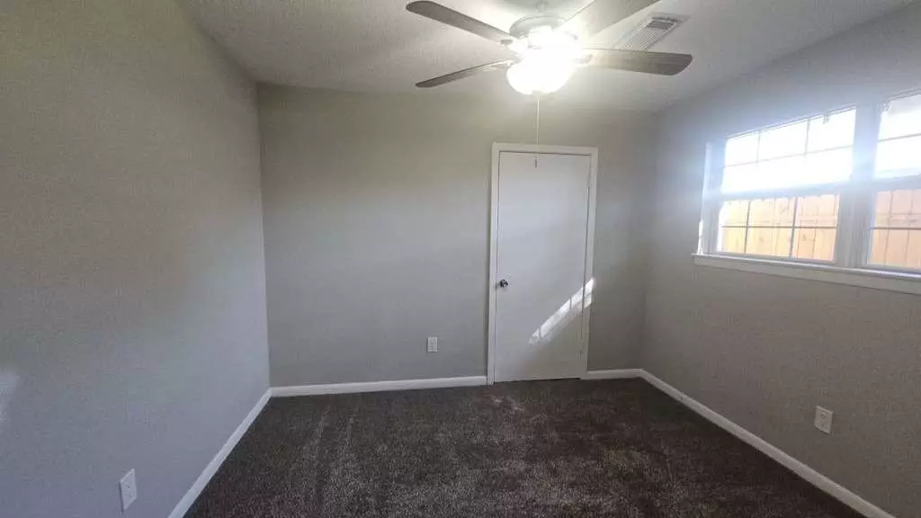 10101 Rebel Road, Houston, TX 77016 photo 4
