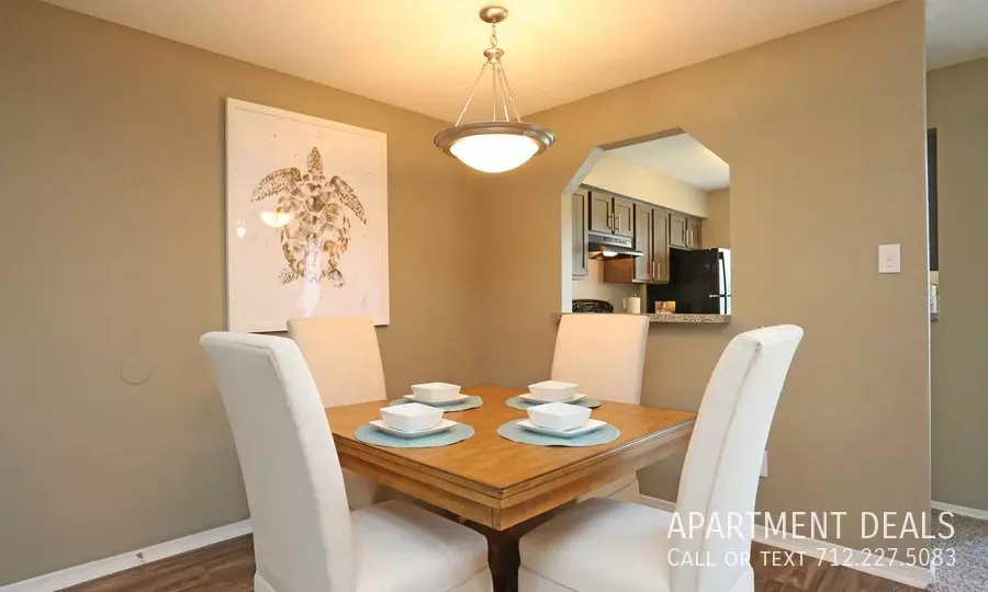 10127 Windmill Lakes Boulevard, Houston, TX 77075 photo 3