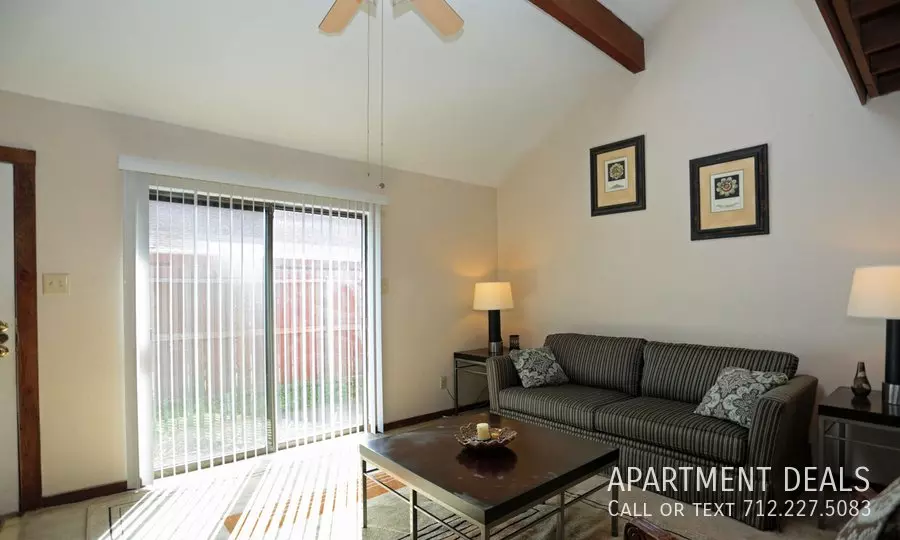 1014 Azalea Trace Drive, Houston, TX 77066 photo 2