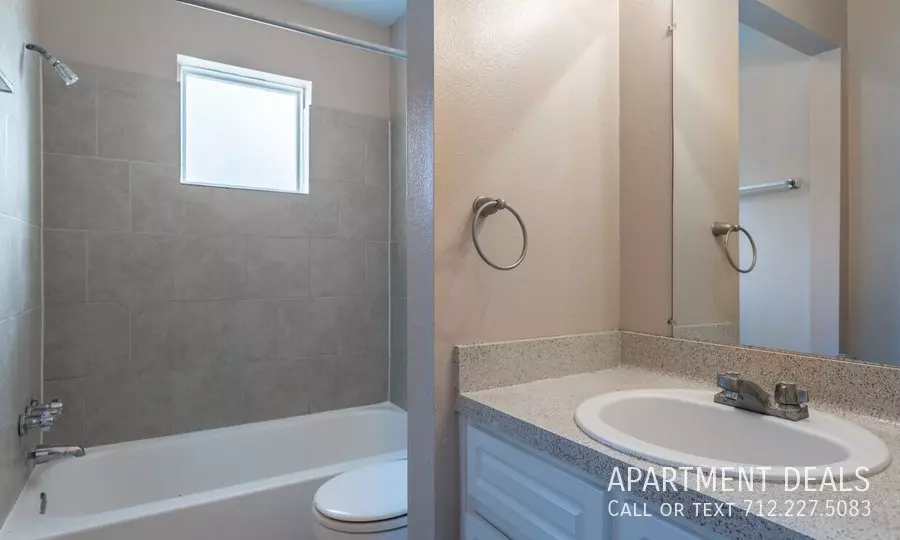 1016 South Wayside Drive, Houston, TX 77023 photo 2